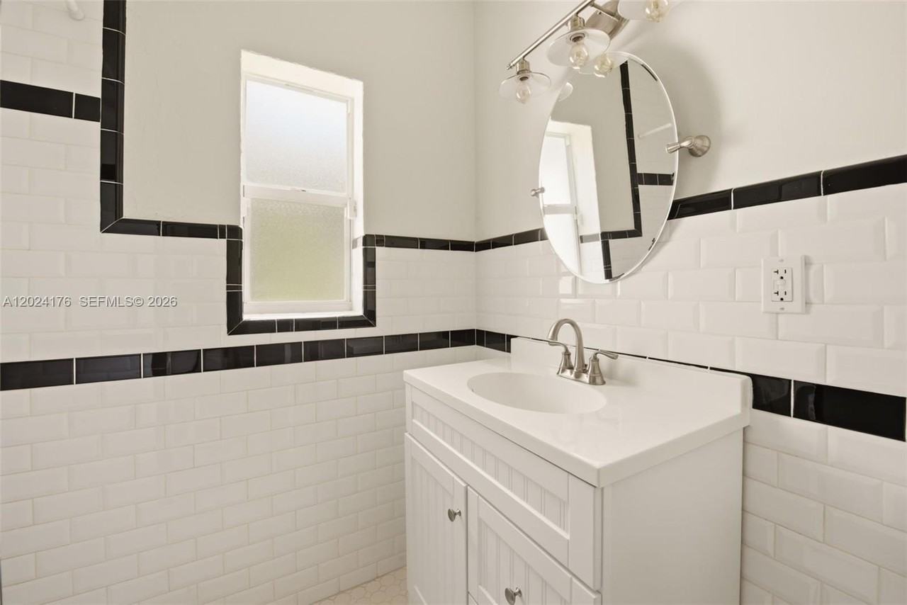 131 Ne 97th St - Photo 7 of 14