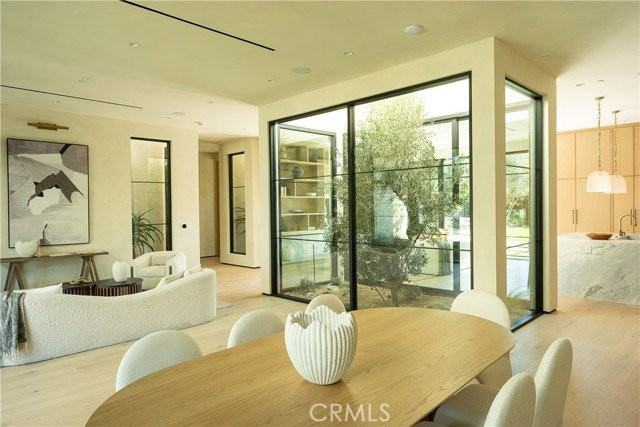 23340 Collins St - Photo 5 of 8