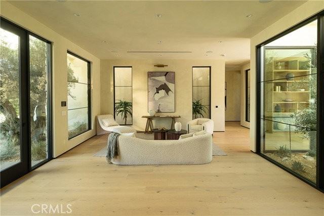 23340 Collins St - Photo 7 of 8