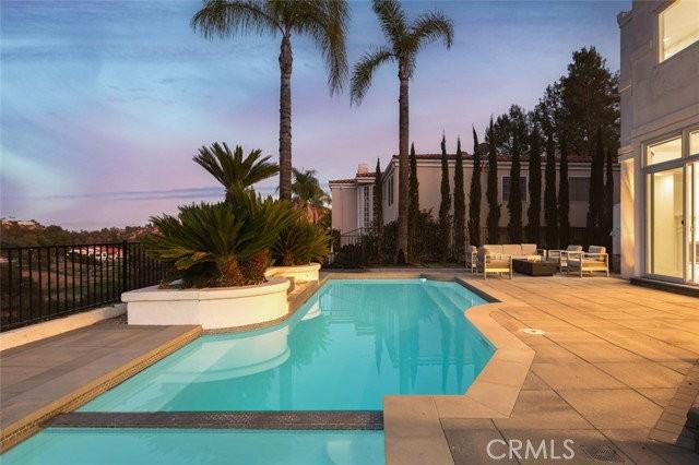 24929 Palmilla Dr - Photo 3 of 8