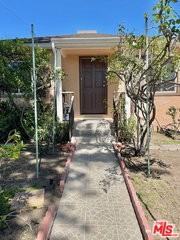 5716 Lasaine Ave - Photo 2 of 8