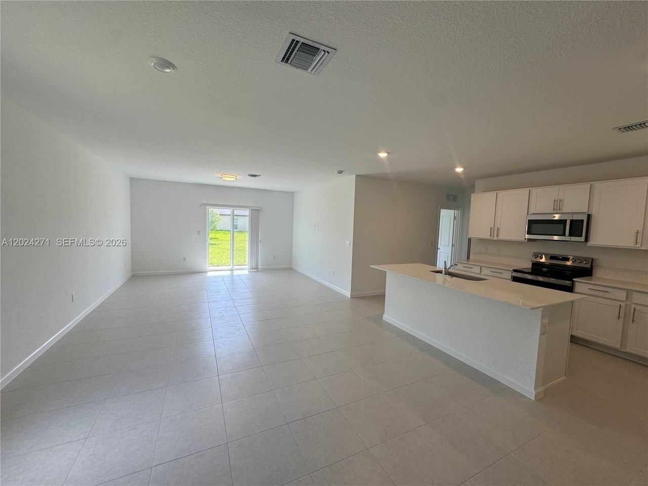 693 Carlyle Way - Photo 3 of 19
