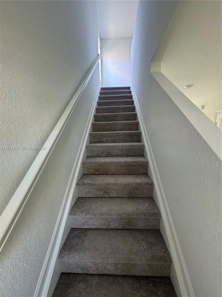 693 Carlyle Way - Photo 4 of 19