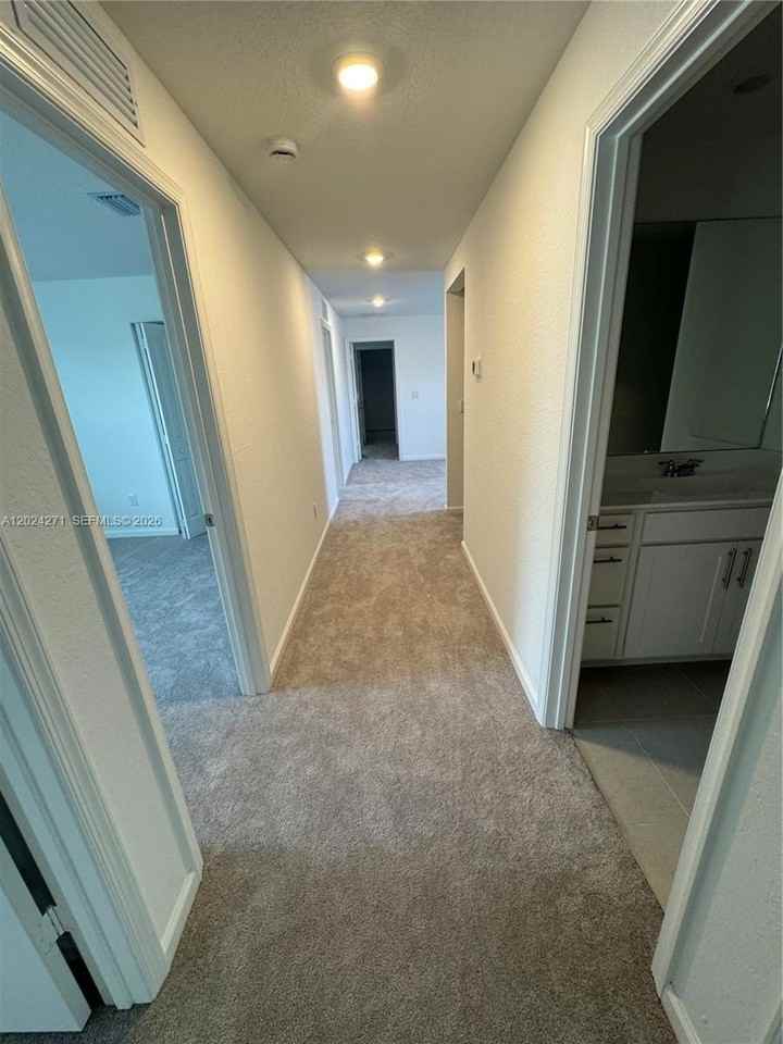 693 Carlyle Way - Photo 6 of 19