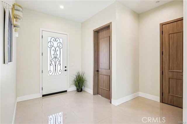 10349 Mapledale St - Photo 3 of 8