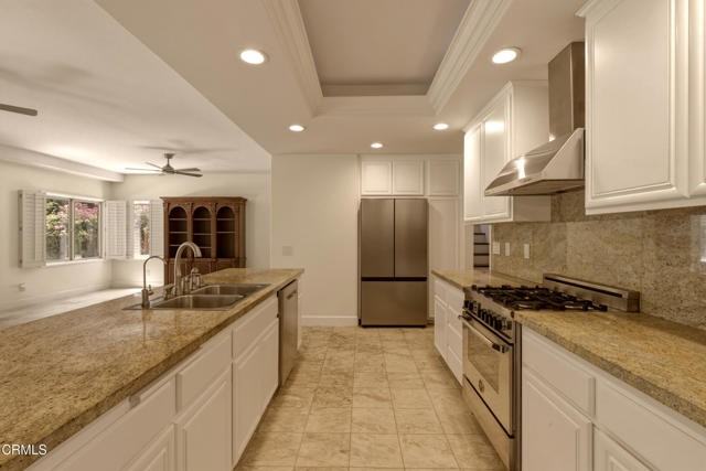 664 S Mansfield Ave - Photo 5 of 7