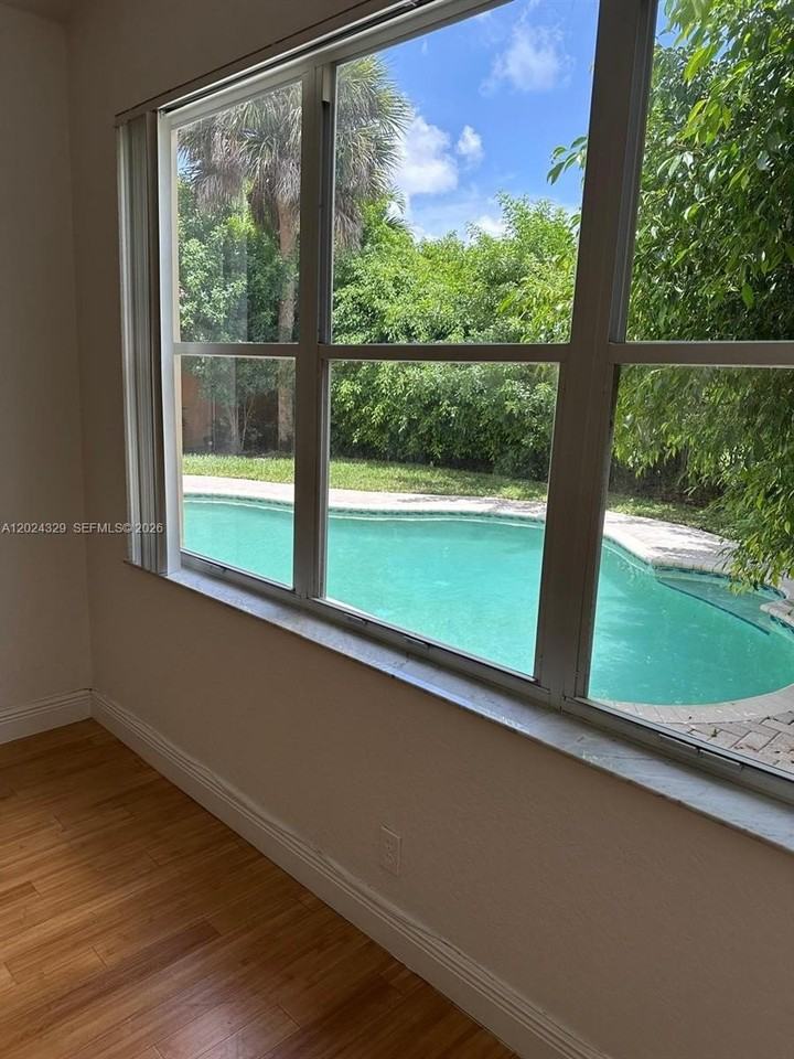 11090 Baybreeze Way #11090 - Photo 3 of 21