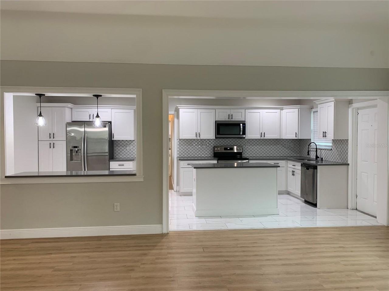 1524 18th Ave N - Photo 3 of 33