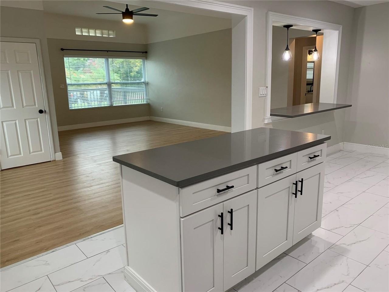 1524 18th Ave N - Photo 4 of 33