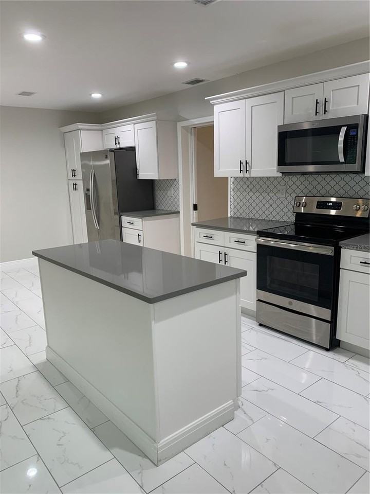 1524 18th Ave N - Photo 5 of 33