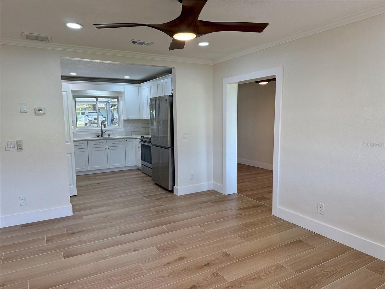 301 Seminole Ave - Photo 5 of 39