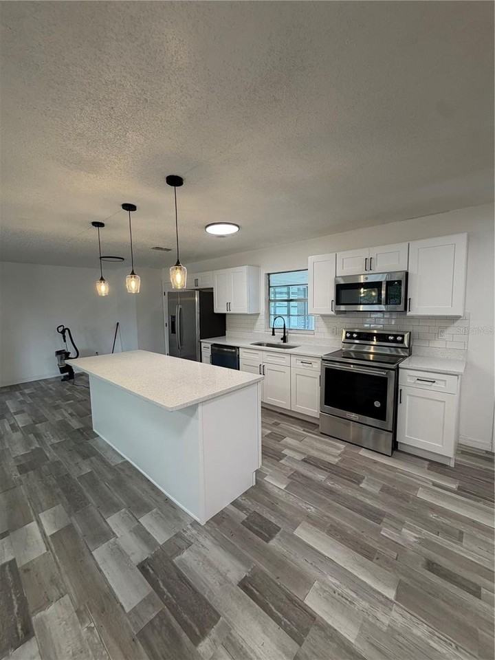 109 Dakota Ave - Photo 3 of 19