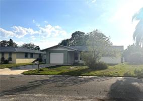 featured image of 10401 Oleander Dr