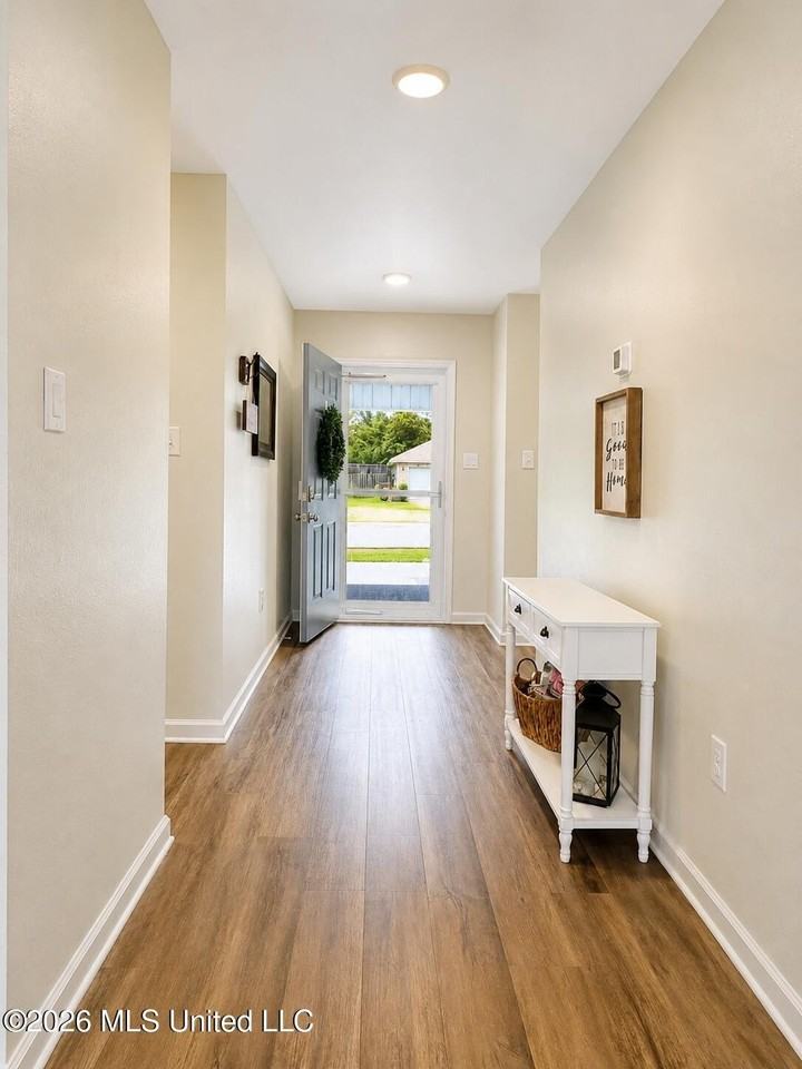 9023 Bellewood Pl - Photo 2 of 23