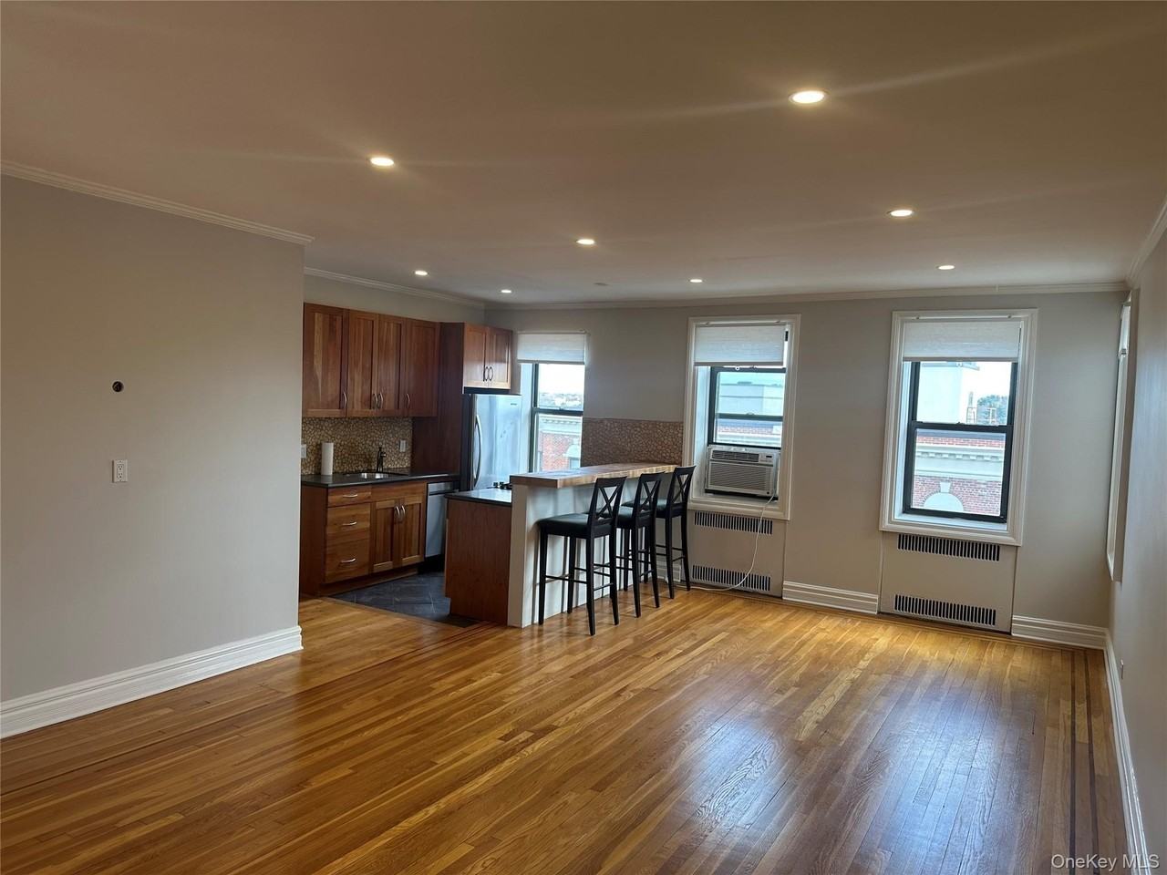 300 Main St #6K - Photo 4 of 24