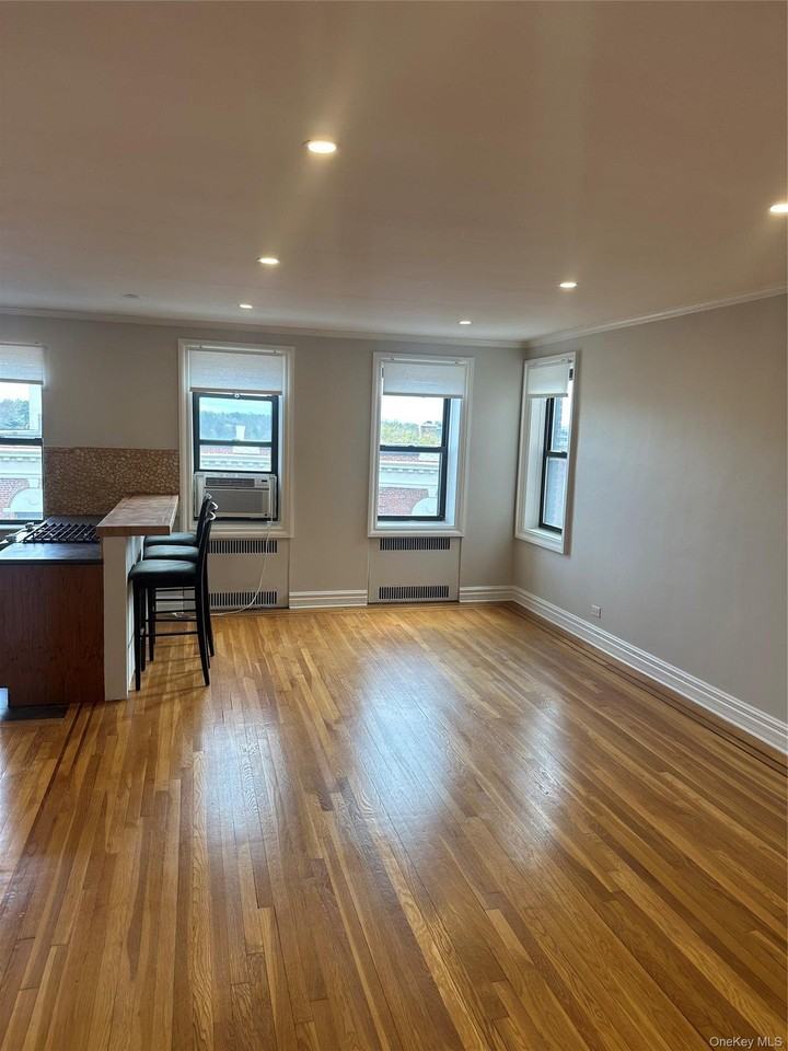 300 Main St #6K - Photo 5 of 24