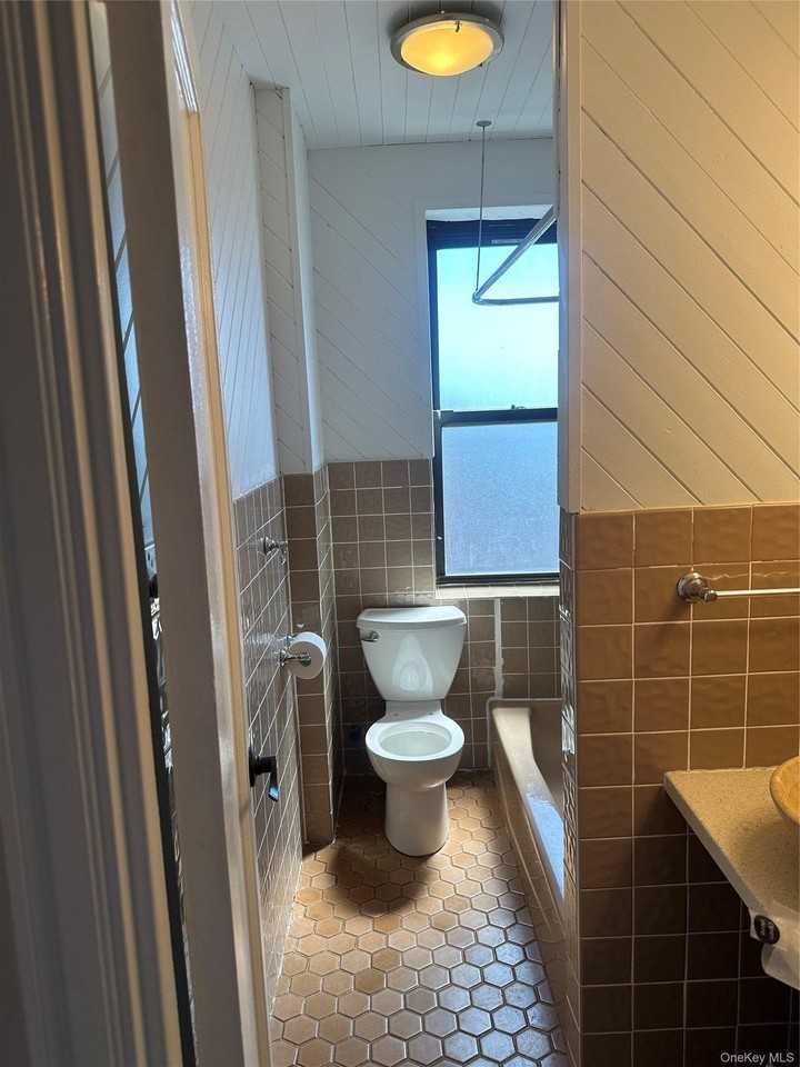 300 Main St #6K - Photo 7 of 24