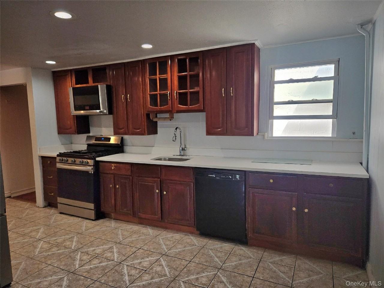 139 Sickles Ave #2 - Photo 3 of 16