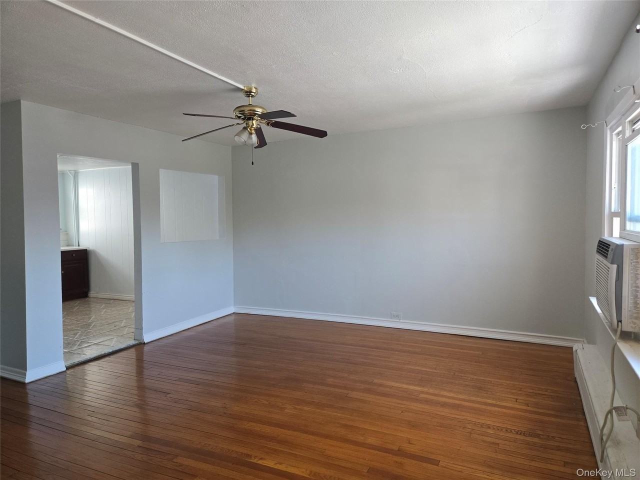 139 Sickles Ave #2 - Photo 6 of 16
