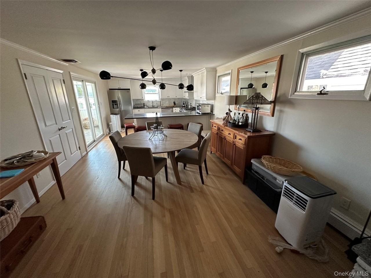 105 Vermont St - Photo 4 of 4