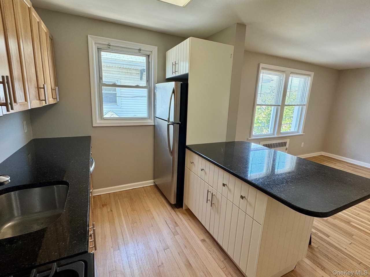 507 Laurelton Blvd #2 - Photo 4 of 12