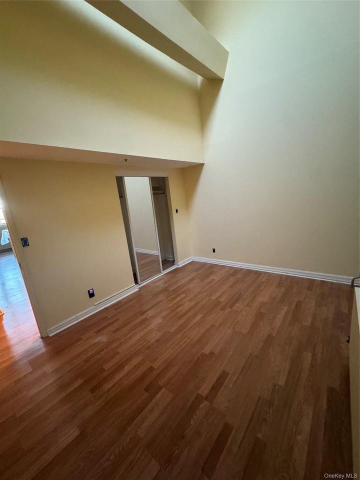 1701 Crompond Rd #4403 - Photo 3 of 18