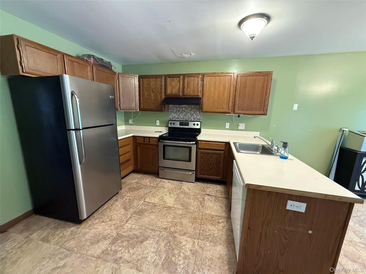 38 Edmunds Ln #A - Photo 6 of 18