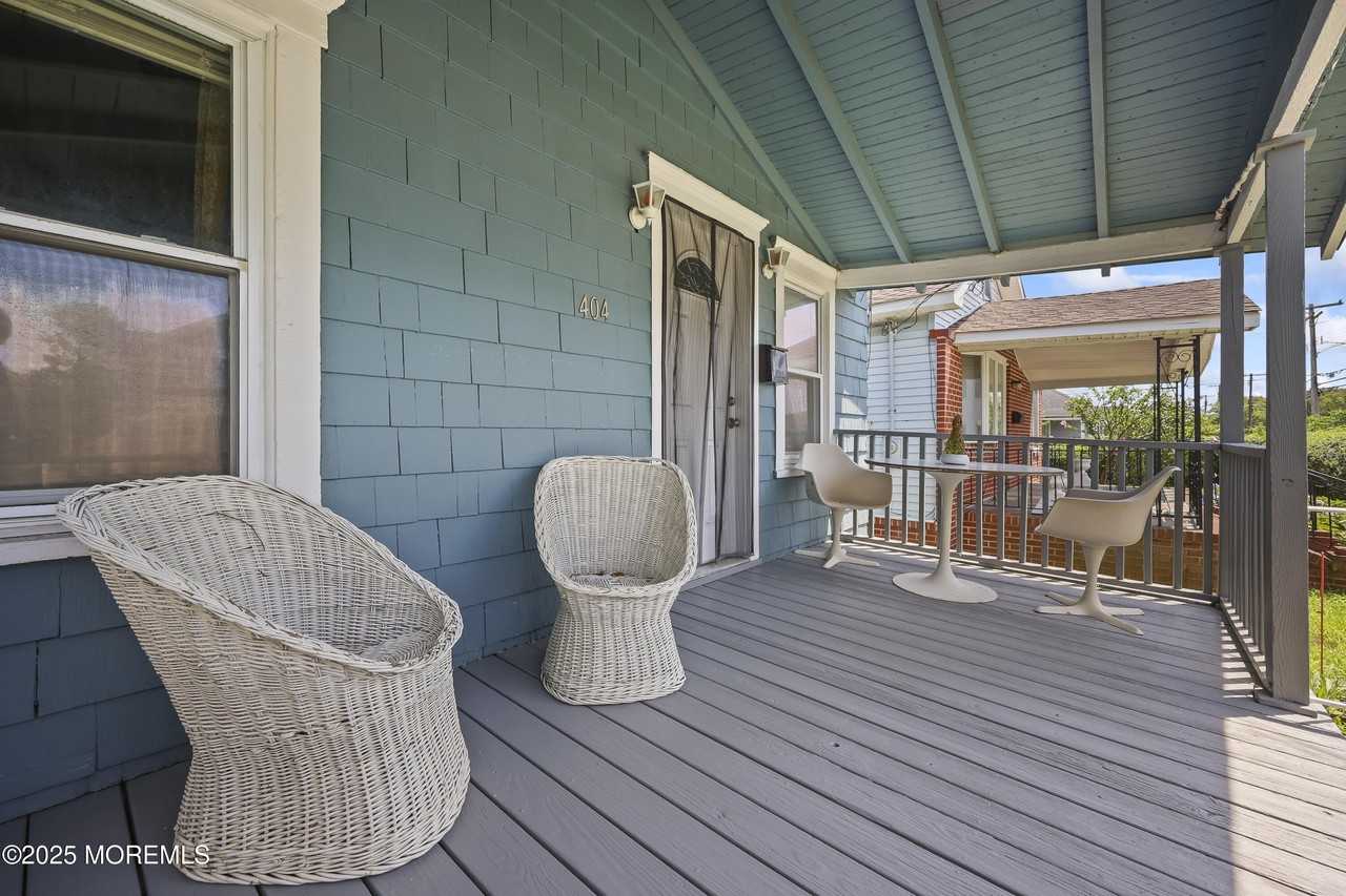 404 16th Ave - Photo 4 of 21