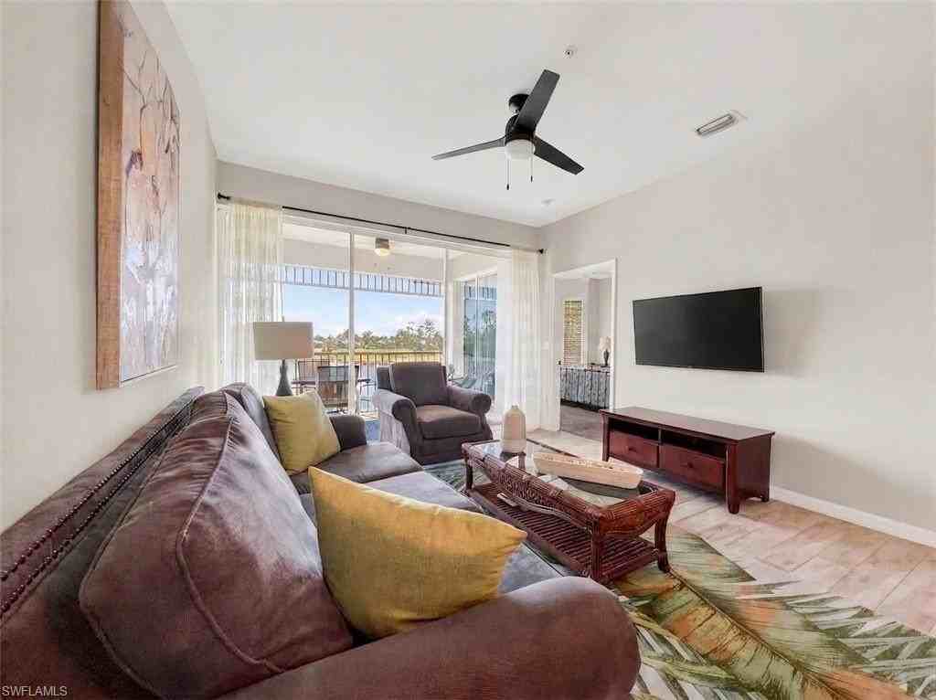 7895 Mahogany Run Ln #1422 - Photo 3 of 31