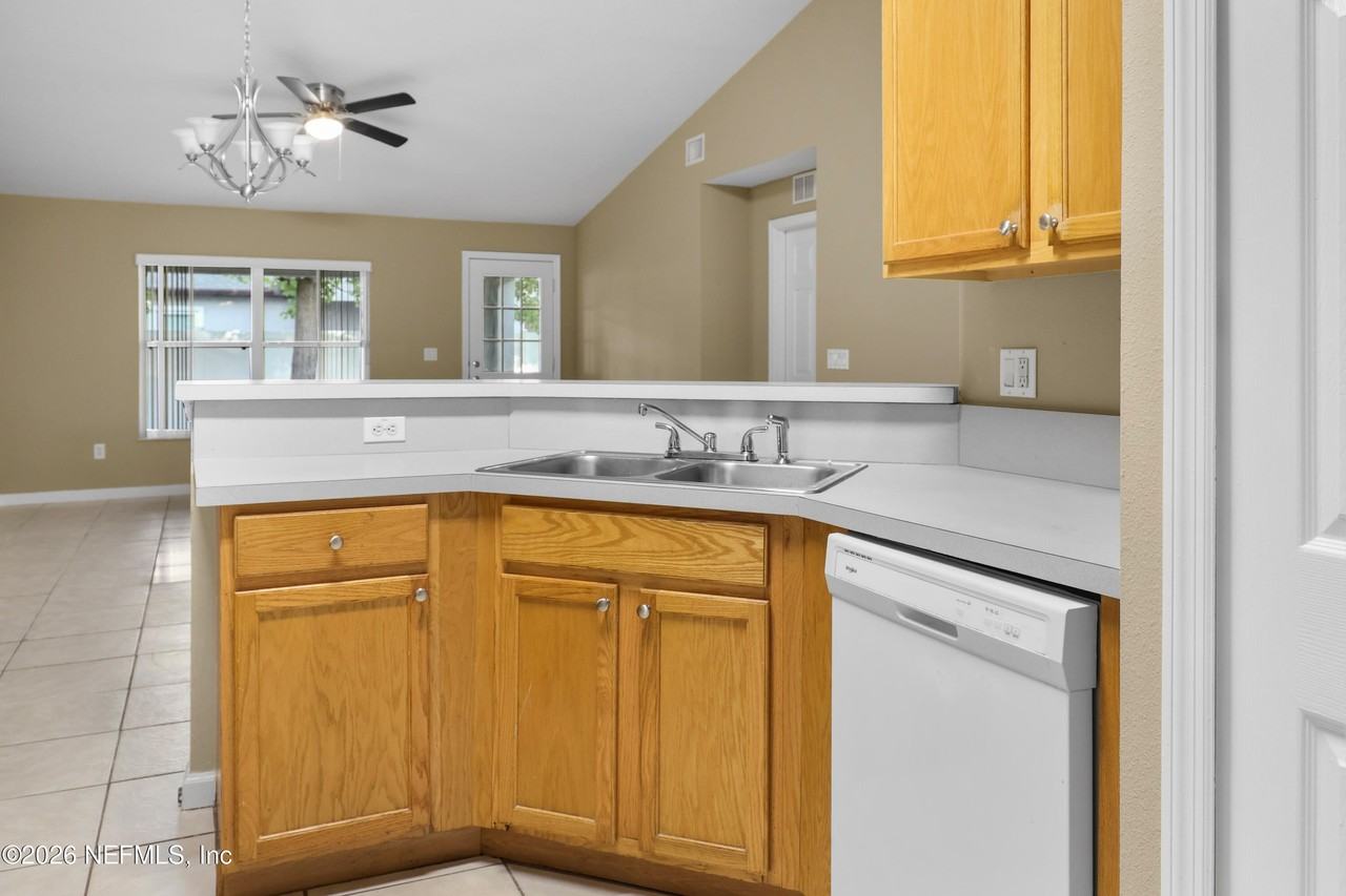 14 Empire Ln #B - Photo 6 of 11