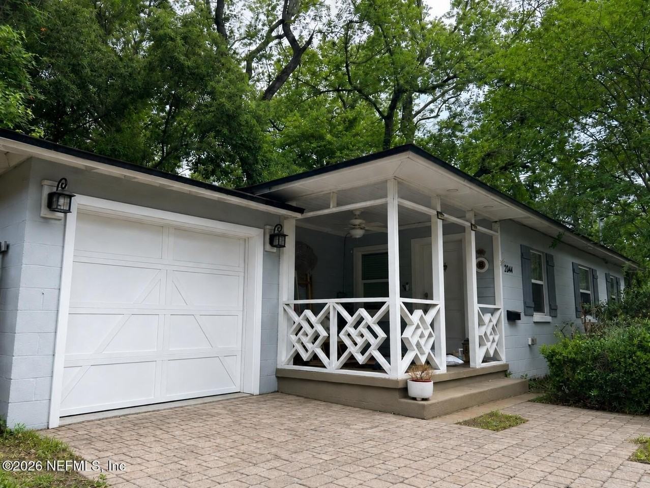 2844 Cherokee Cir S - Photo 3 of 21