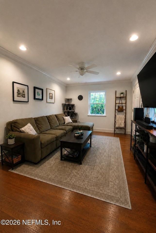 2844 Cherokee Cir S - Photo 4 of 21