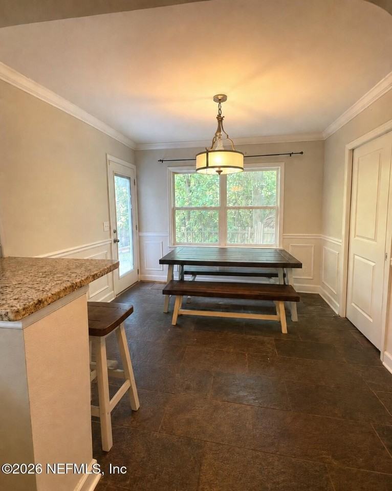 2844 Cherokee Cir S - Photo 7 of 21