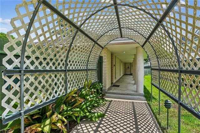 121 Ridgeway Dr - Photo 2 of 15