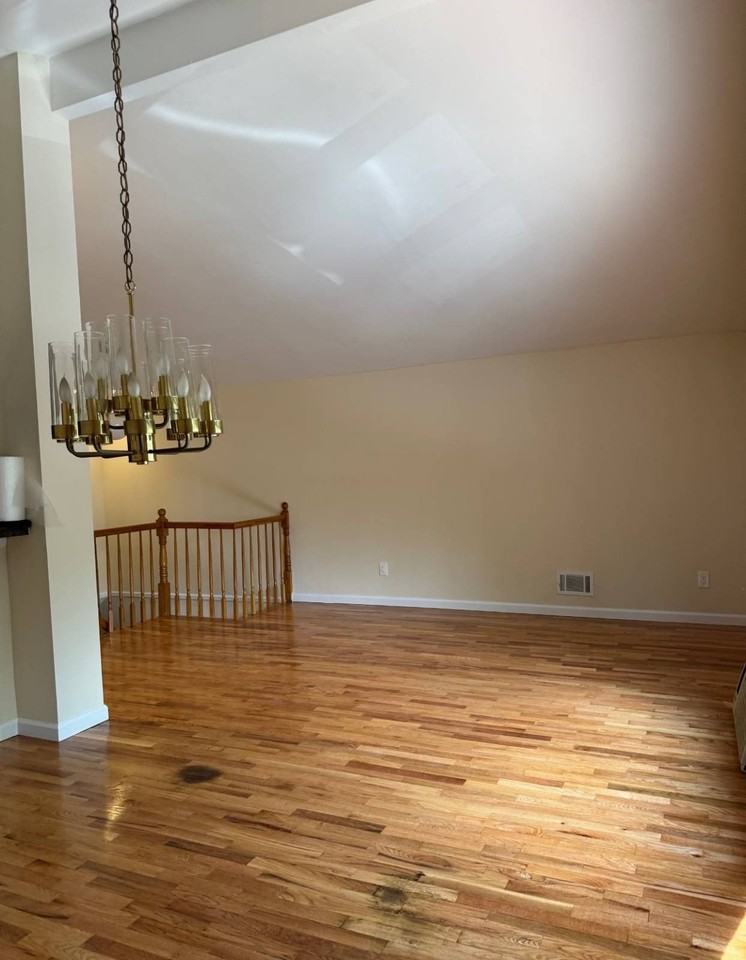 90 Shale St #2 - Photo 3 of 4