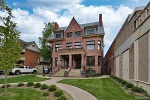 featured image of 701 W Canfield St #01