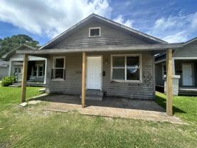 415 Moss St #1 - Photo 1 of 1