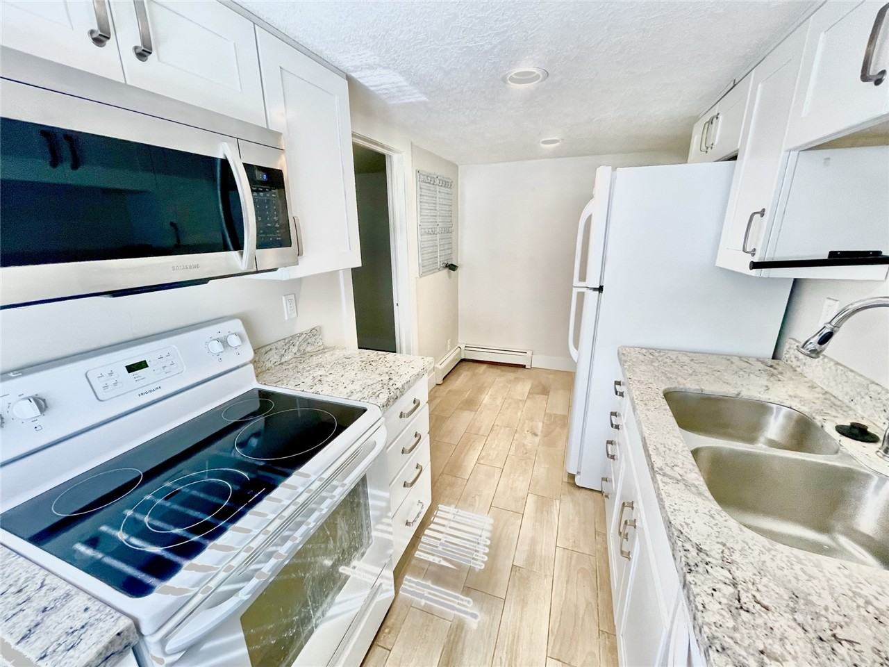 3082 S Connor St - Photo 2 of 21