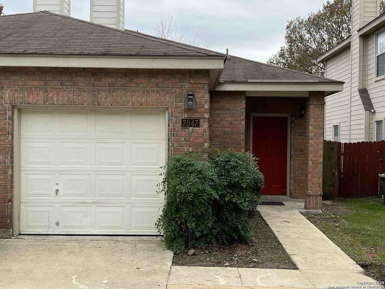 7047 Tourant Rd - Photo 2 of 13