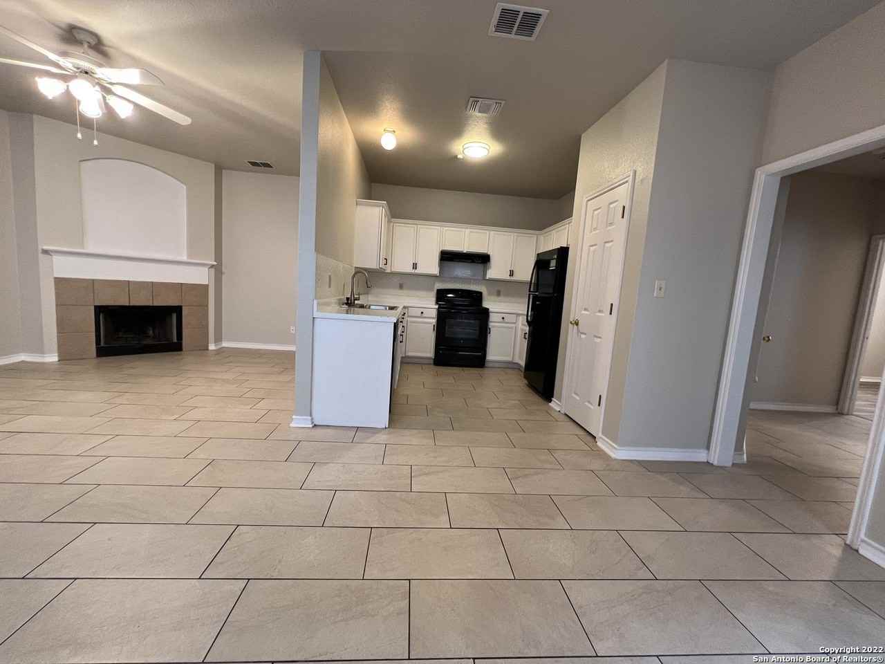 7047 Tourant Rd - Photo 4 of 13