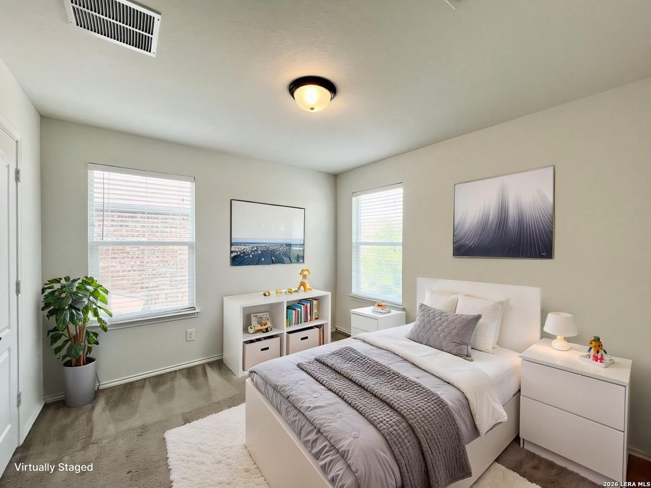 401 Ruby Ritz - Photo 7 of 46