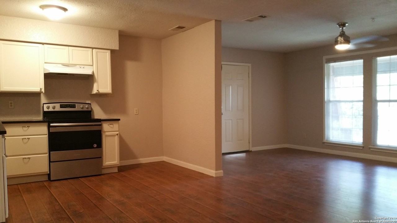8818 Slumber Ln - Photo 4 of 23