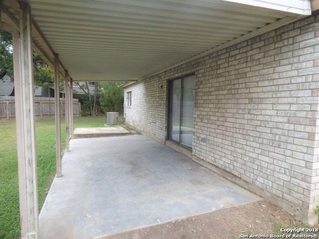 3207 Sackville Dr - Photo 4 of 29
