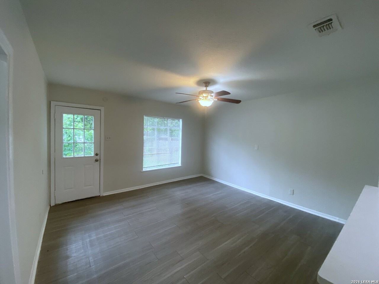 158 Weizmann St - Photo 4 of 20