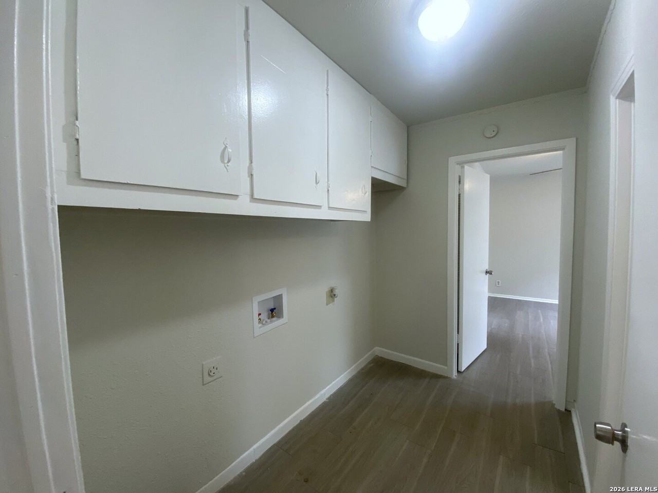 158 Weizmann St - Photo 7 of 20