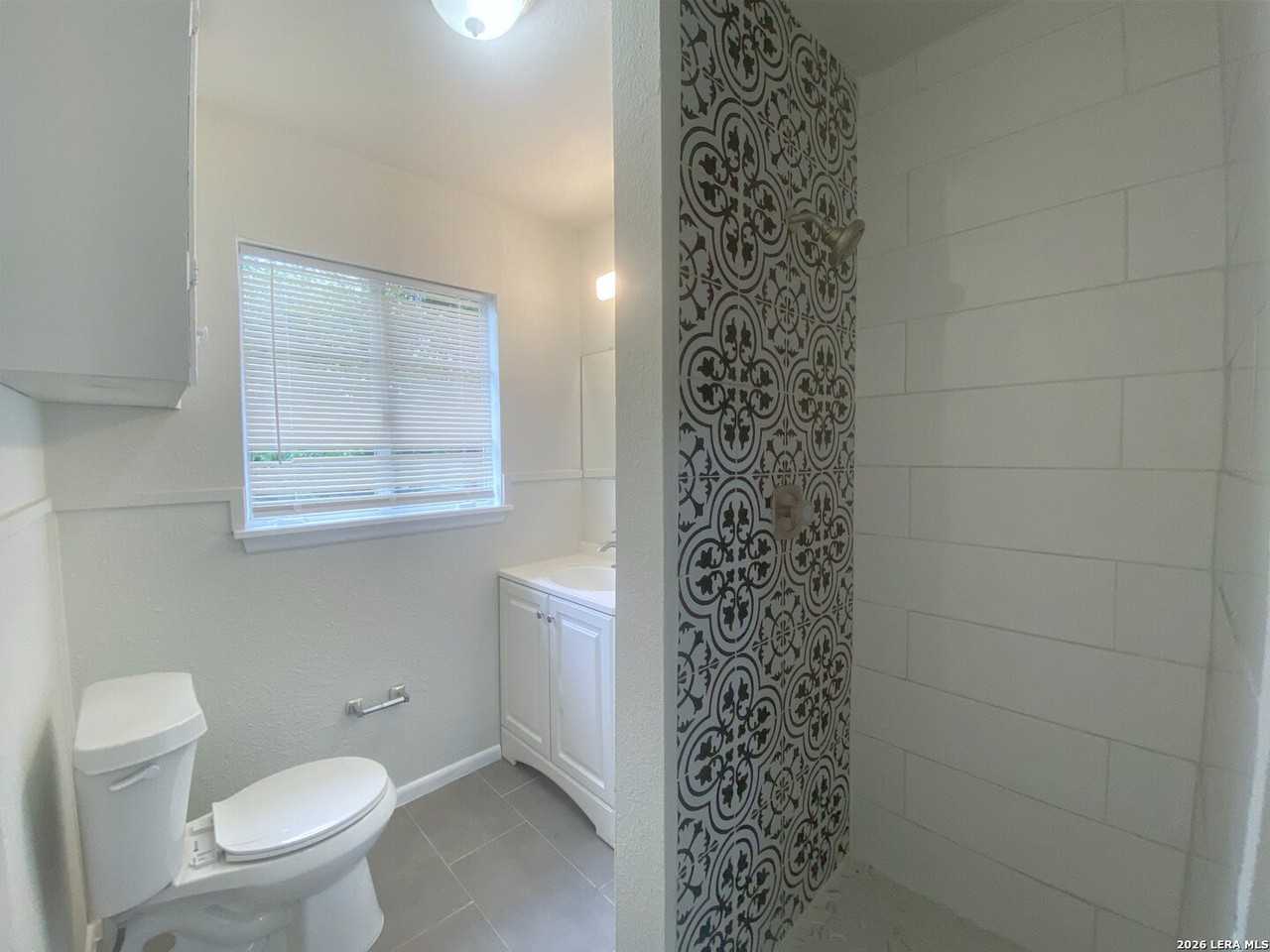 158 Weizmann St - Photo 7 of 19