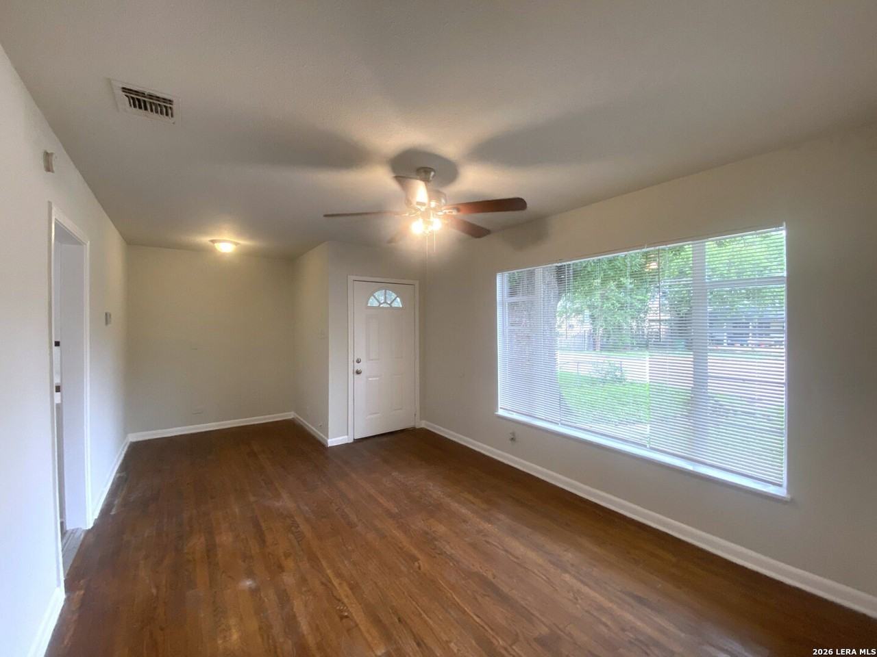 158 Weizmann St - Photo 5 of 26