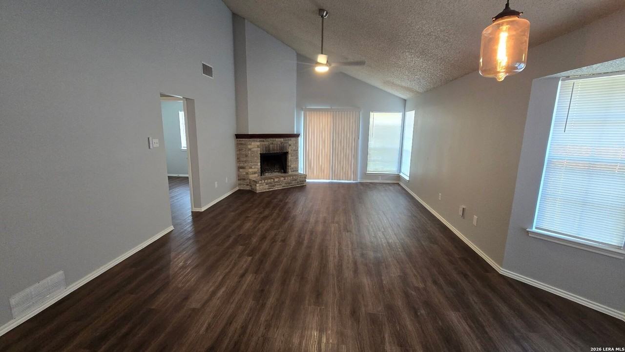 6128 Ridge Oak - Photo 4 of 14