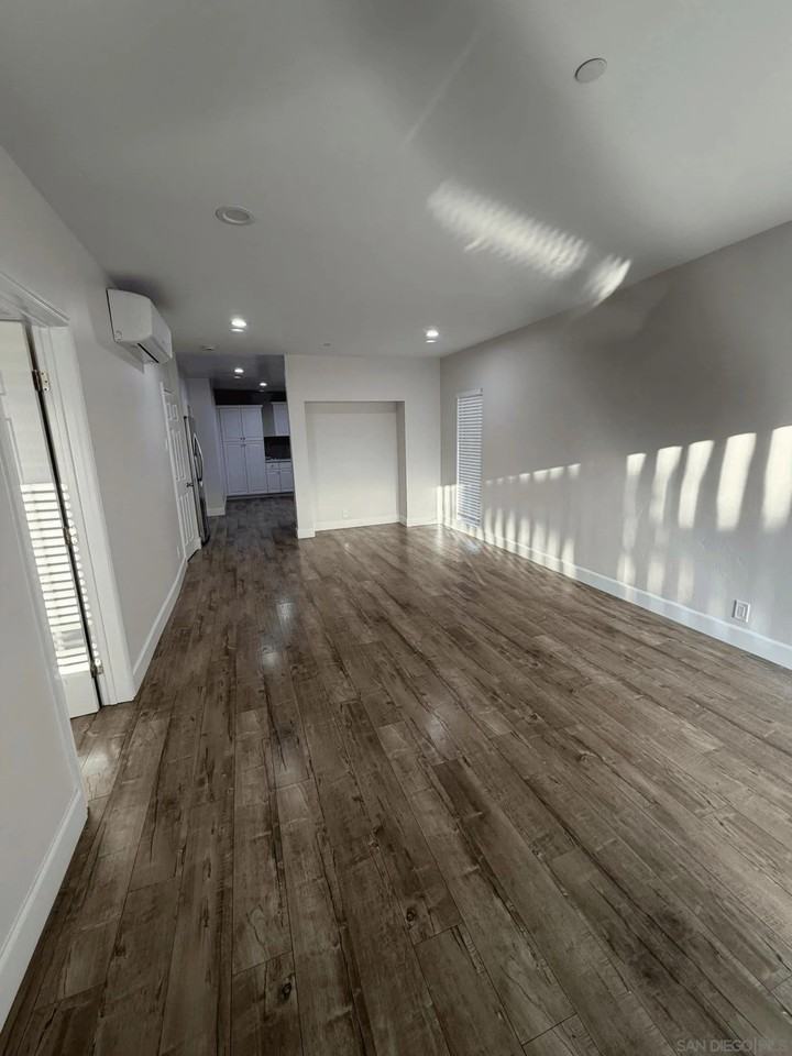 3827 Louisiana St - Photo 7 of 27