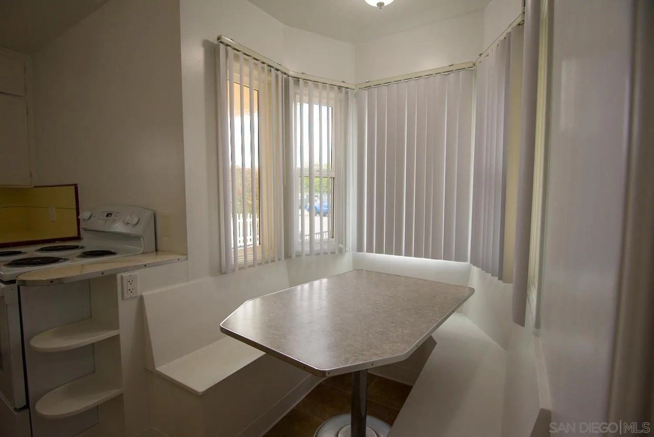 170 Garrett Ave - Photo 6 of 22